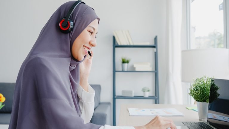 Pentingnya Keterampilan Etika Kerja dalam Karir Milenial: Panduan dan Contoh