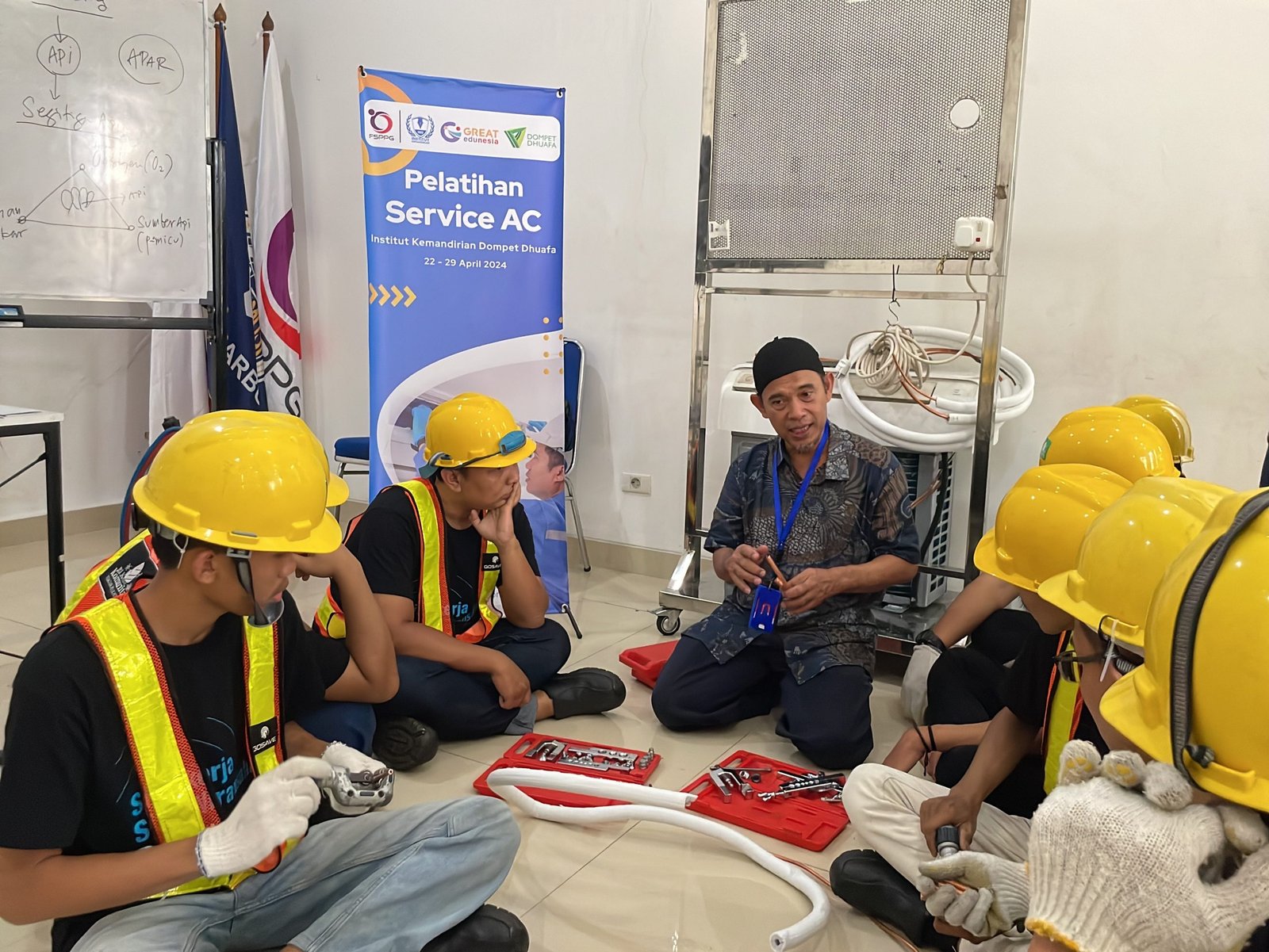 Pelatihan Service AC