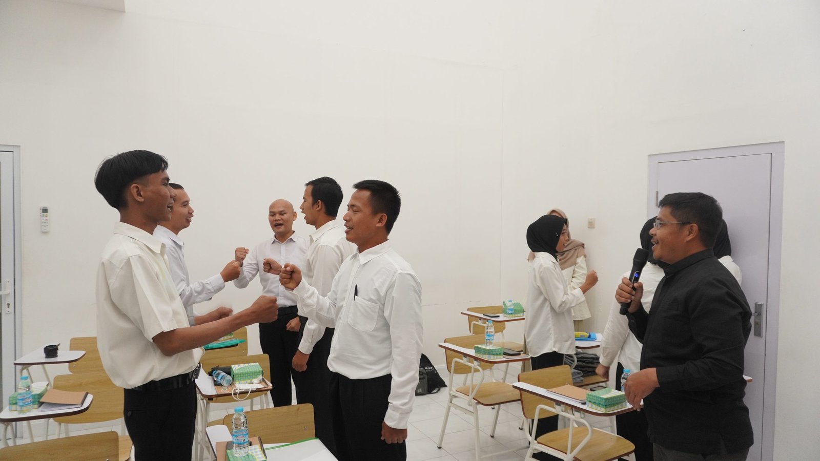 Peserta pelatihan dalam pembukaan pelatihan caregiver