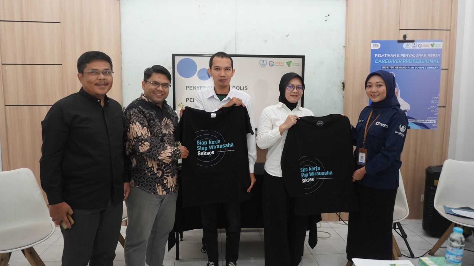 Simbolis pembukaan pelatihan caregiver, Yogyakarta