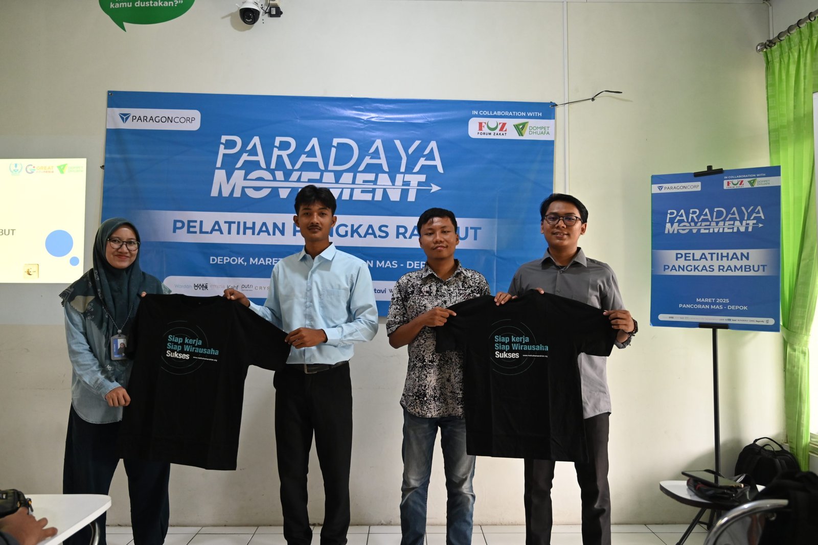 Simbolis pembukaan Pelatihan Pangkas Rambut Batch 2 pada (04/03/2025)