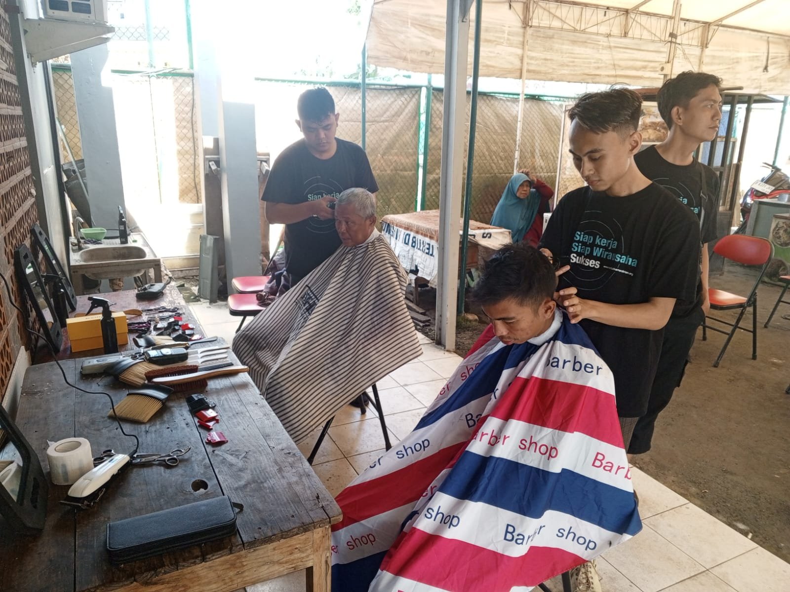 Kegiatan Goes to Public pangkas rambut batch 2, karawaci, 21 Maret 2025