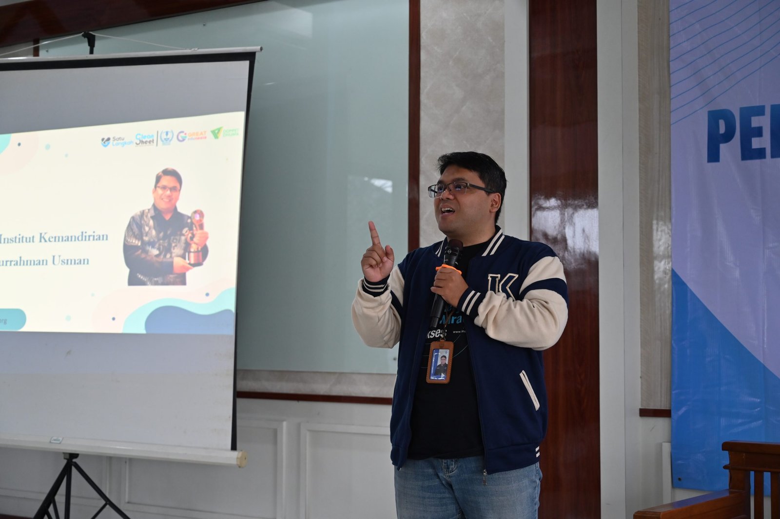 Sambutan Abdurrahman Usman, Direktur Institut Kemandirian dalam pembukaan pelatihan cleaning service, Bogor, 14 Juli 2025