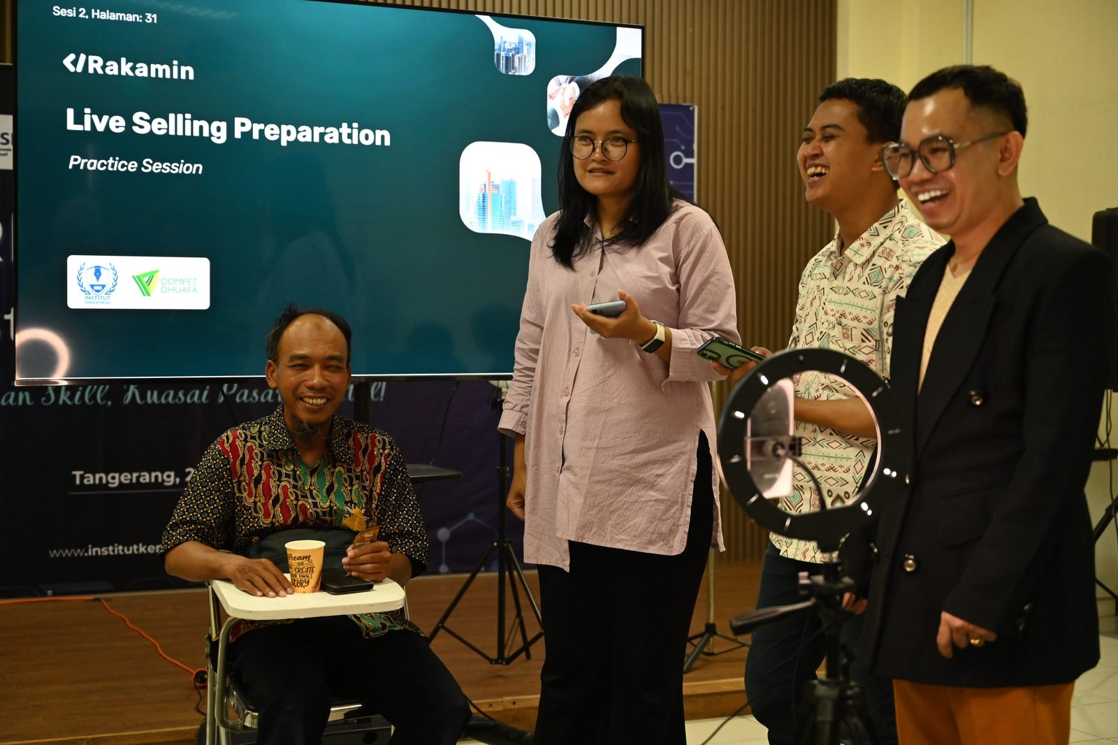 Kegiatan praktik peserta peserta pelatihan live sellling, Tangerang, 30 Januari 2026.